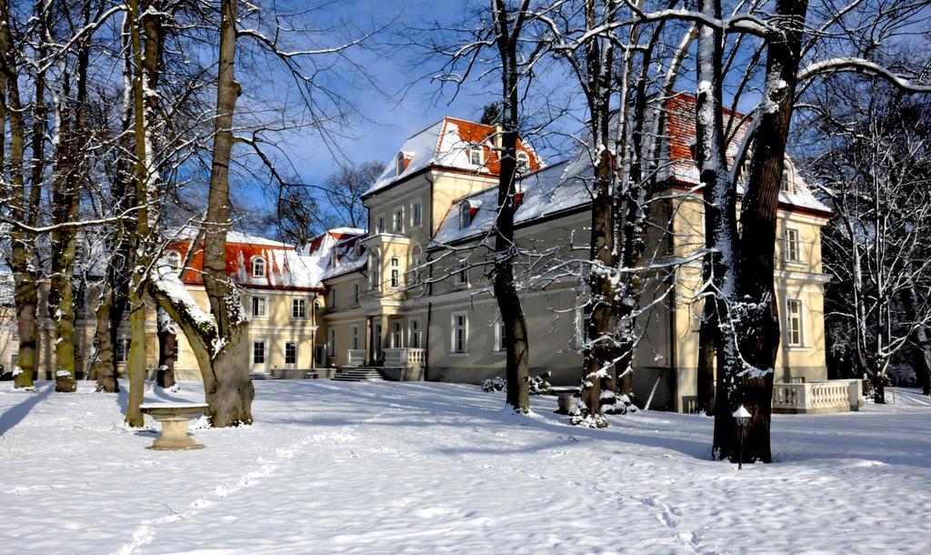 谢拉库夫庭院酒店 Sieraków 外观 照片