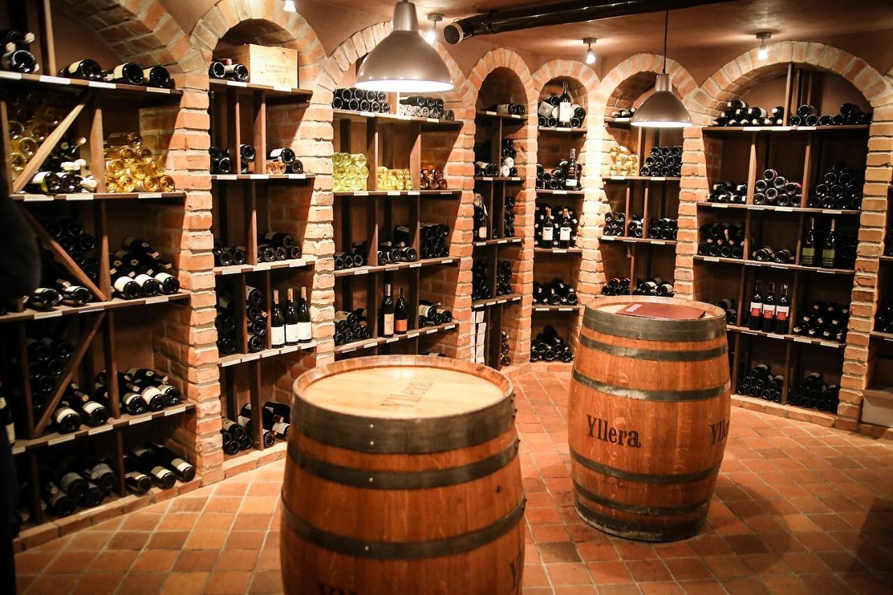 谢拉库夫庭院酒店 Sieraków 外观 照片